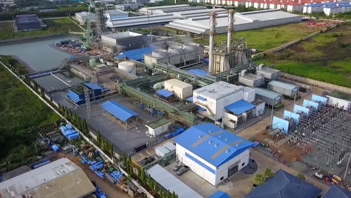 Linha industrial: automatizar a lacração reduz variação e aumenta a produtividade.